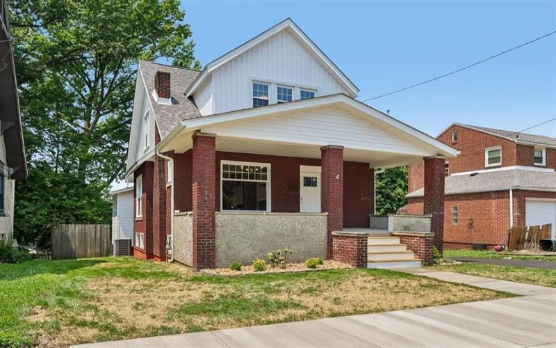 241 Charles AVENUE, New Kensington, 15068, 5 Bedrooms Bedrooms, 9 Rooms Rooms,2 BathroomsBathrooms,Residential,For Sale,Charles,1765321
