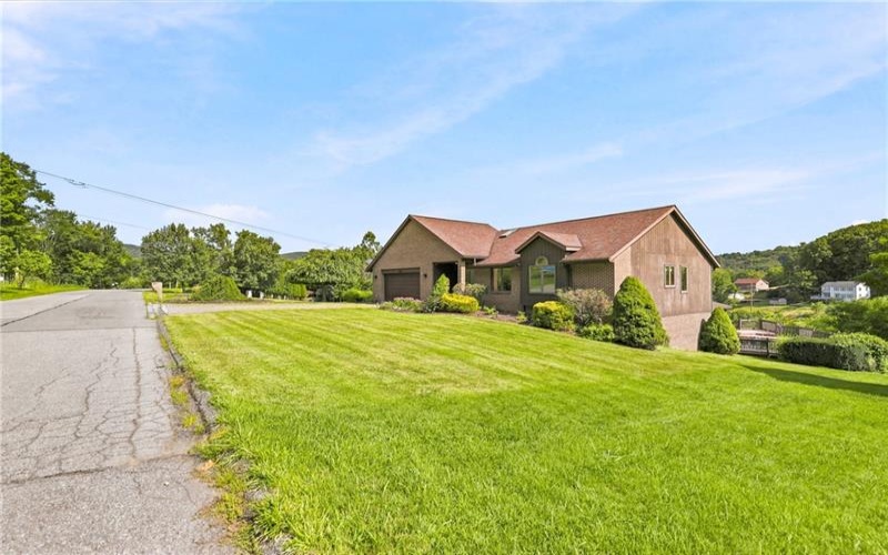 1174 Zucco Ln, Johnstown, 15905, 3 Bedrooms Bedrooms, 10 Rooms Rooms,2.1 BathroomsBathrooms,Residential,For Sale,Zucco Ln,1766892
