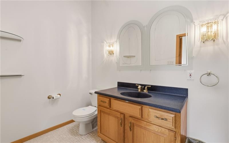 1174 Zucco Ln, Johnstown, 15905, 3 Bedrooms Bedrooms, 10 Rooms Rooms,2.1 BathroomsBathrooms,Residential,For Sale,Zucco Ln,1766892