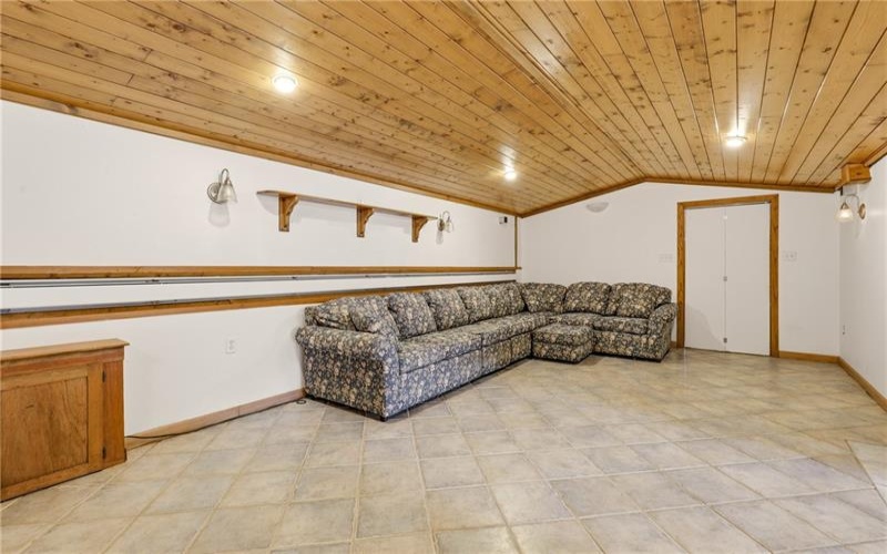 1174 Zucco Ln, Johnstown, 15905, 3 Bedrooms Bedrooms, 10 Rooms Rooms,2.1 BathroomsBathrooms,Residential,For Sale,Zucco Ln,1766892