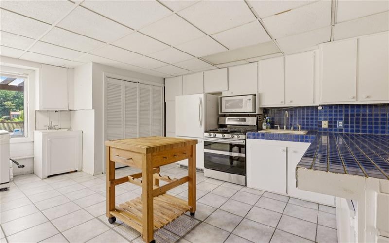 1174 Zucco Ln, Johnstown, 15905, 3 Bedrooms Bedrooms, 10 Rooms Rooms,2.1 BathroomsBathrooms,Residential,For Sale,Zucco Ln,1766892
