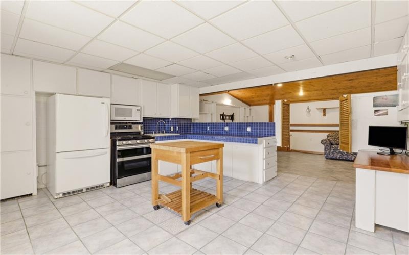 1174 Zucco Ln, Johnstown, 15905, 3 Bedrooms Bedrooms, 10 Rooms Rooms,2.1 BathroomsBathrooms,Residential,For Sale,Zucco Ln,1766892