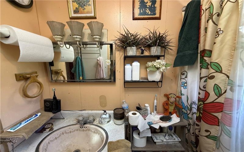435 6th St, Donora, 15033, 2 Bedrooms Bedrooms, ,1 BathroomBathrooms,Residential,For Sale,6th St,1768244