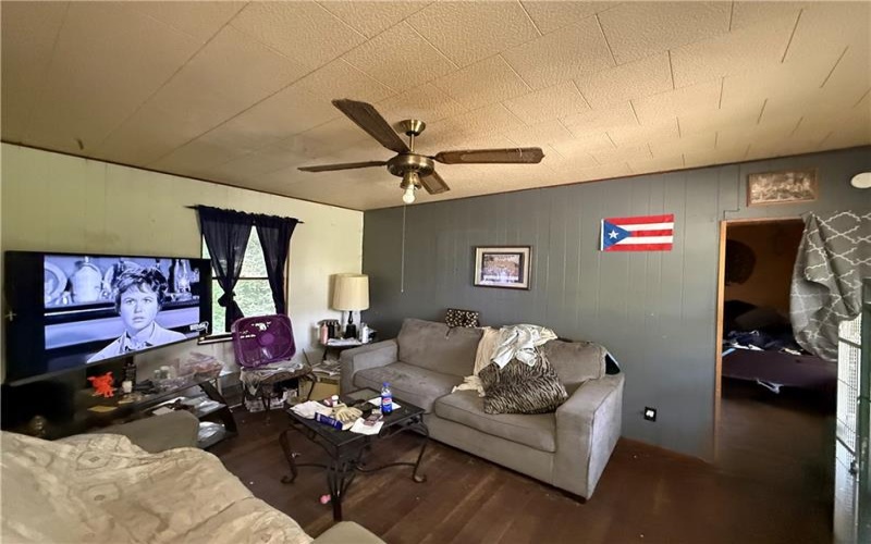 435 6th St, Donora, 15033, 2 Bedrooms Bedrooms, ,1 BathroomBathrooms,Residential,For Sale,6th St,1768244