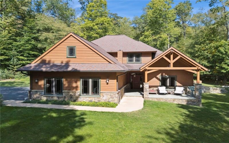 302 Pheasant Run Lane, Champion, 15622, 4 Bedrooms Bedrooms, 12 Rooms Rooms,3.2 BathroomsBathrooms,Residential,For Sale,Pheasant Run Lane,1765381