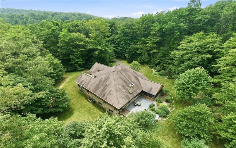 302 Pheasant Run Lane, Champion, 15622, 4 Bedrooms Bedrooms, 12 Rooms Rooms,3.2 BathroomsBathrooms,Residential,For Sale,Pheasant Run Lane,1765381
