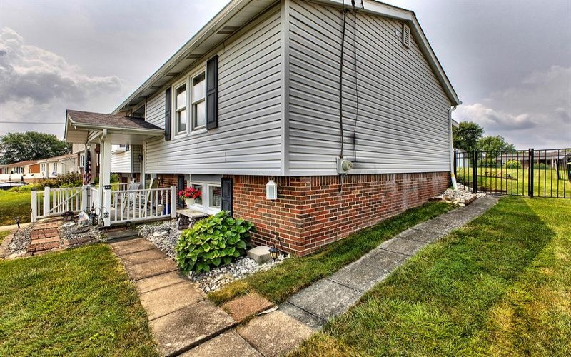 12 Shawnee Drive, Greensburg, 15601, 3 Bedrooms Bedrooms, 7 Rooms Rooms,2 BathroomsBathrooms,Residential,For Sale,Shawnee Drive,1765393