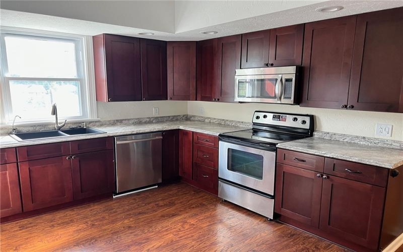 660 E Maiden Street, Washington, 15301, 4 Bedrooms Bedrooms, ,2.1 BathroomsBathrooms,Residential,For Sale,E Maiden Street,1766937