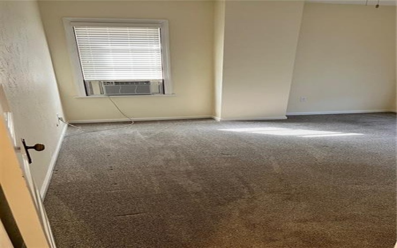 660 E Maiden Street, Washington, 15301, 4 Bedrooms Bedrooms, ,2.1 BathroomsBathrooms,Residential,For Sale,E Maiden Street,1766937