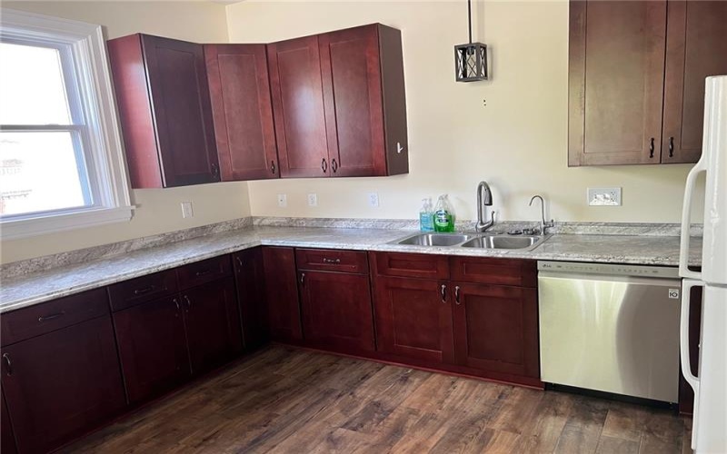 660 E Maiden Street, Washington, 15301, 4 Bedrooms Bedrooms, ,2.1 BathroomsBathrooms,Residential,For Sale,E Maiden Street,1766937