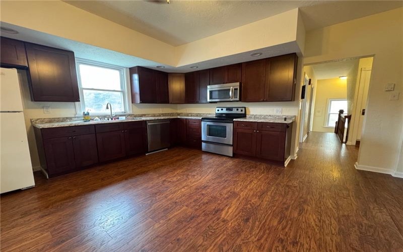 660 E Maiden Street, Washington, 15301, 4 Bedrooms Bedrooms, ,2.1 BathroomsBathrooms,Residential,For Sale,E Maiden Street,1766937