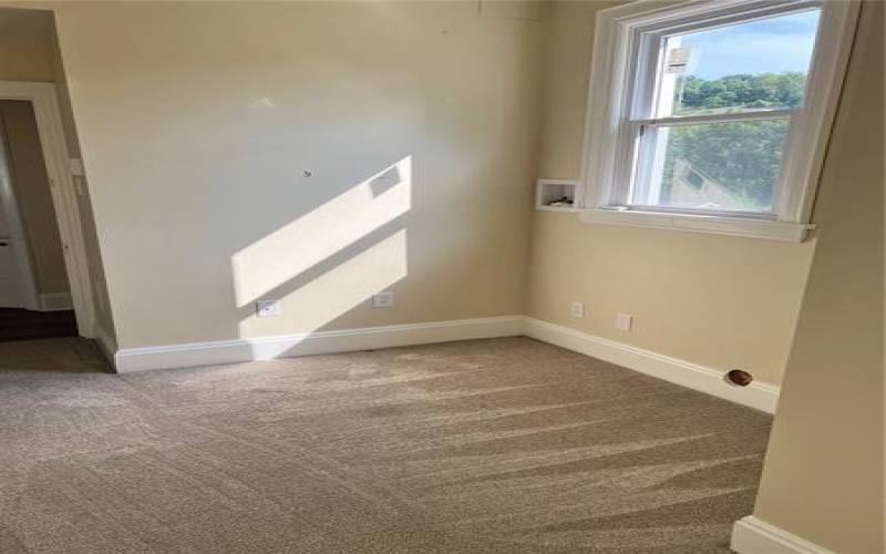 660 E Maiden Street, Washington, 15301, 4 Bedrooms Bedrooms, ,2.1 BathroomsBathrooms,Residential,For Sale,E Maiden Street,1766937
