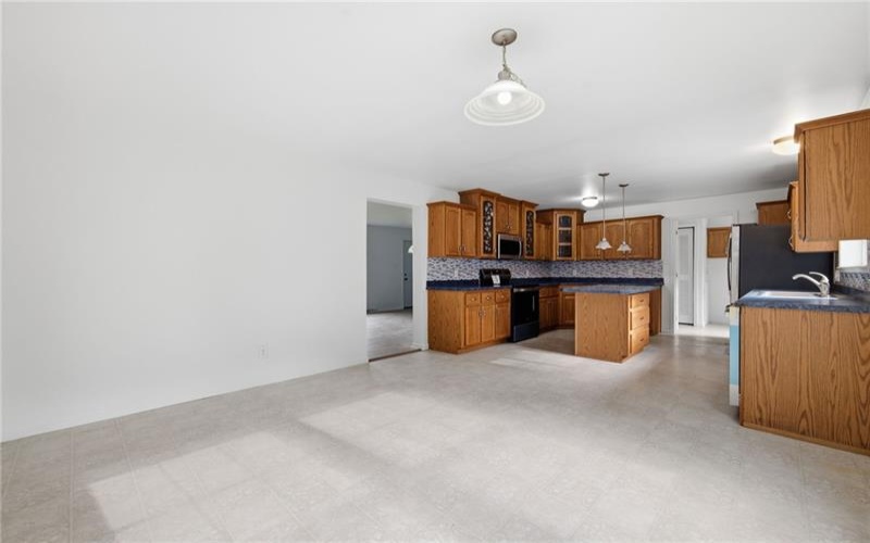 255 Mount Zion Rd, Prosperity, 15329, 3 Bedrooms Bedrooms, 9 Rooms Rooms,2 BathroomsBathrooms,Residential,For Sale,Mount Zion Rd,1766940
