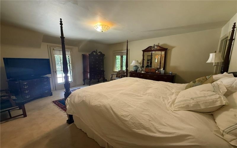 1080 Woodberry Rd, New Kensington, 15068, 5 Bedrooms Bedrooms, 11 Rooms Rooms,3.3 BathroomsBathrooms,Residential,For Sale,Woodberry Rd,1768304