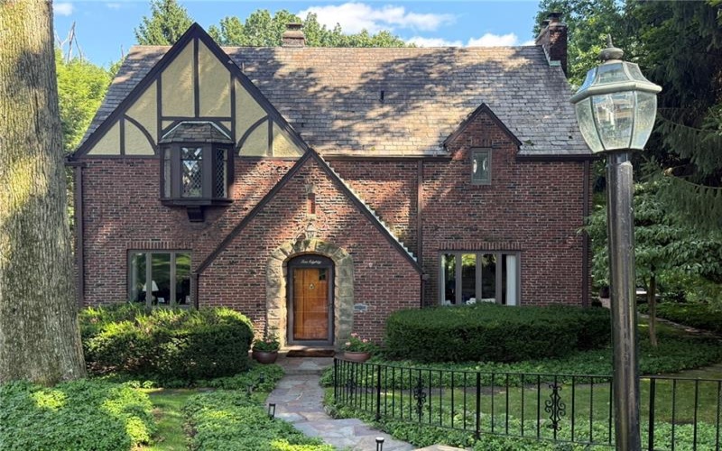 1080 Woodberry Rd, New Kensington, 15068, 5 Bedrooms Bedrooms, 11 Rooms Rooms,3.3 BathroomsBathrooms,Residential,For Sale,Woodberry Rd,1768304