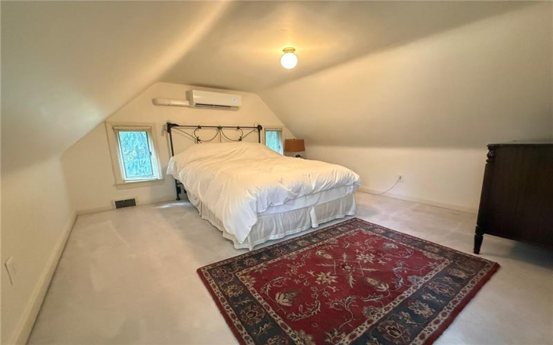 1080 Woodberry Rd, New Kensington, 15068, 5 Bedrooms Bedrooms, 11 Rooms Rooms,3.3 BathroomsBathrooms,Residential,For Sale,Woodberry Rd,1768304