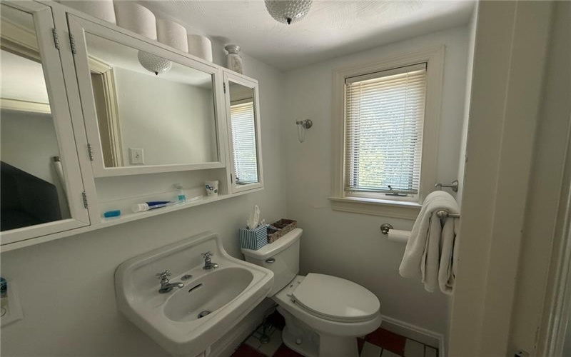 1080 Woodberry Rd, New Kensington, 15068, 5 Bedrooms Bedrooms, 11 Rooms Rooms,3.3 BathroomsBathrooms,Residential,For Sale,Woodberry Rd,1768304