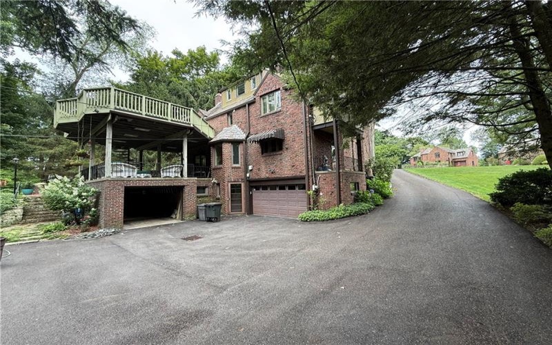 1080 Woodberry Rd, New Kensington, 15068, 5 Bedrooms Bedrooms, 11 Rooms Rooms,3.3 BathroomsBathrooms,Residential,For Sale,Woodberry Rd,1768304