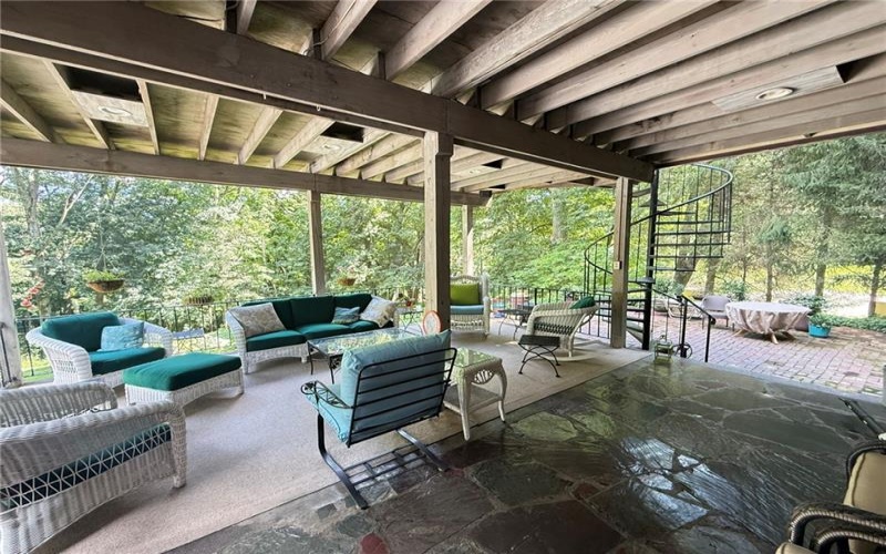 1080 Woodberry Rd, New Kensington, 15068, 5 Bedrooms Bedrooms, 11 Rooms Rooms,3.3 BathroomsBathrooms,Residential,For Sale,Woodberry Rd,1768304