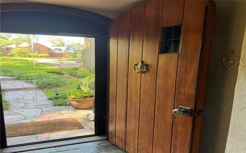 1080 Woodberry Rd, New Kensington, 15068, 5 Bedrooms Bedrooms, 11 Rooms Rooms,3.3 BathroomsBathrooms,Residential,For Sale,Woodberry Rd,1768304