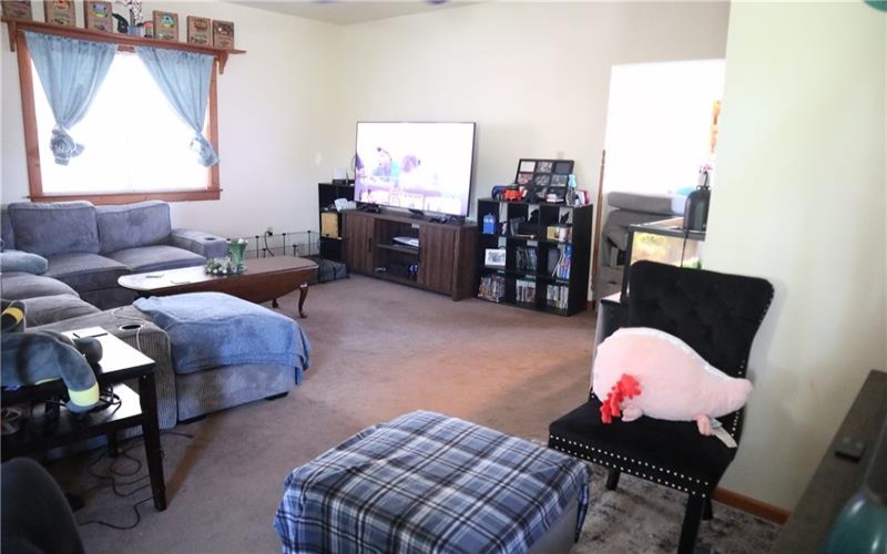 627 Wood St, California, 15419, 4 Bedrooms Bedrooms, 8 Rooms Rooms,2 BathroomsBathrooms,Residential,For Sale,Wood St,1768307