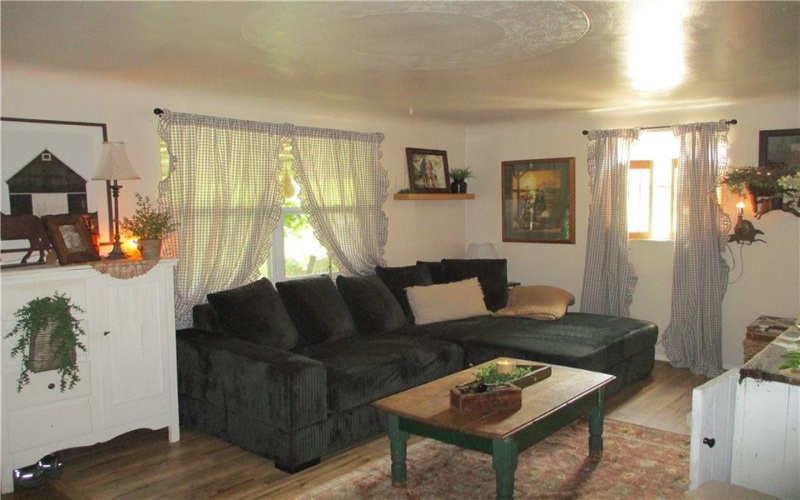 180 Forest Dr, North Huntingdon, 15642, 3 Bedrooms Bedrooms, 9 Rooms Rooms,1.1 BathroomsBathrooms,Residential,For Sale,Forest Dr,1765408