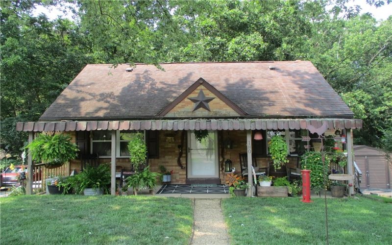 180 Forest Dr, North Huntingdon, 15642, 3 Bedrooms Bedrooms, 9 Rooms Rooms,1.1 BathroomsBathrooms,Residential,For Sale,Forest Dr,1765408
