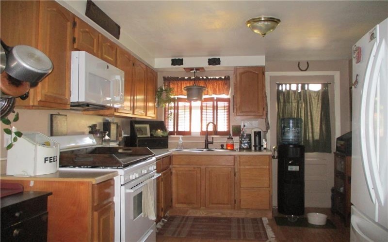 180 Forest Dr, North Huntingdon, 15642, 3 Bedrooms Bedrooms, 9 Rooms Rooms,1.1 BathroomsBathrooms,Residential,For Sale,Forest Dr,1765408