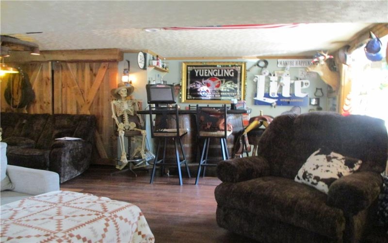 180 Forest Dr, North Huntingdon, 15642, 3 Bedrooms Bedrooms, 9 Rooms Rooms,1.1 BathroomsBathrooms,Residential,For Sale,Forest Dr,1765408