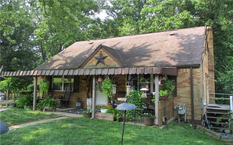 180 Forest Dr, North Huntingdon, 15642, 3 Bedrooms Bedrooms, 9 Rooms Rooms,1.1 BathroomsBathrooms,Residential,For Sale,Forest Dr,1765408