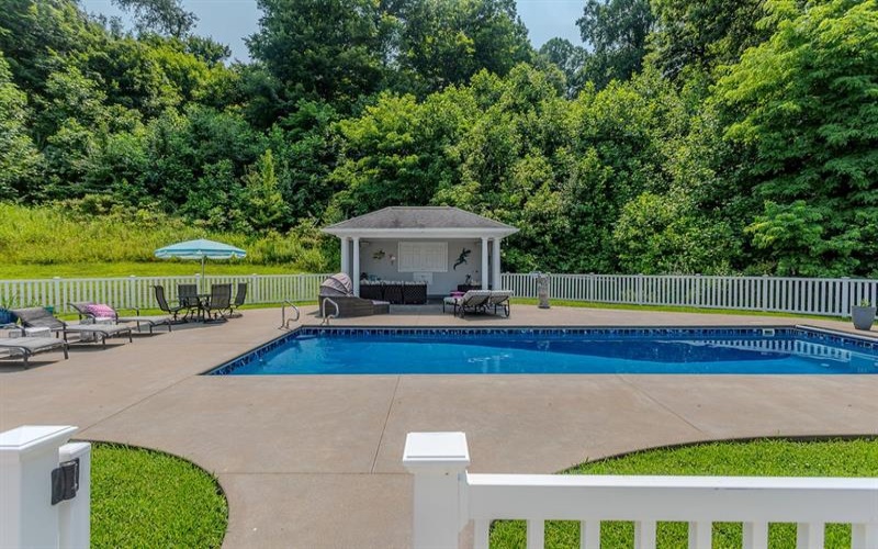64 Wiggins Lane, Uniontown, 15401, 3 Bedrooms Bedrooms, ,3.1 BathroomsBathrooms,Residential,For Sale,Wiggins Lane,1765481