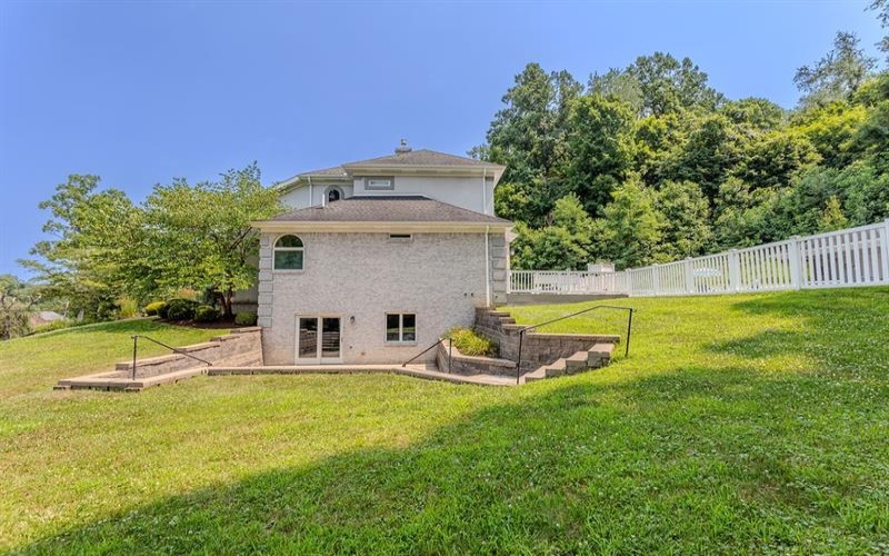 64 Wiggins Lane, Uniontown, 15401, 3 Bedrooms Bedrooms, ,3.1 BathroomsBathrooms,Residential,For Sale,Wiggins Lane,1765481