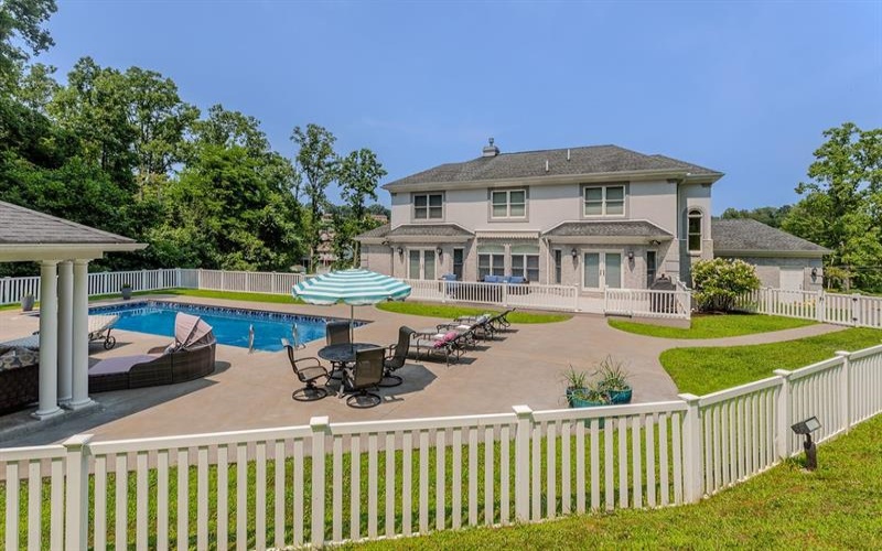 64 Wiggins Lane, Uniontown, 15401, 3 Bedrooms Bedrooms, ,3.1 BathroomsBathrooms,Residential,For Sale,Wiggins Lane,1765481