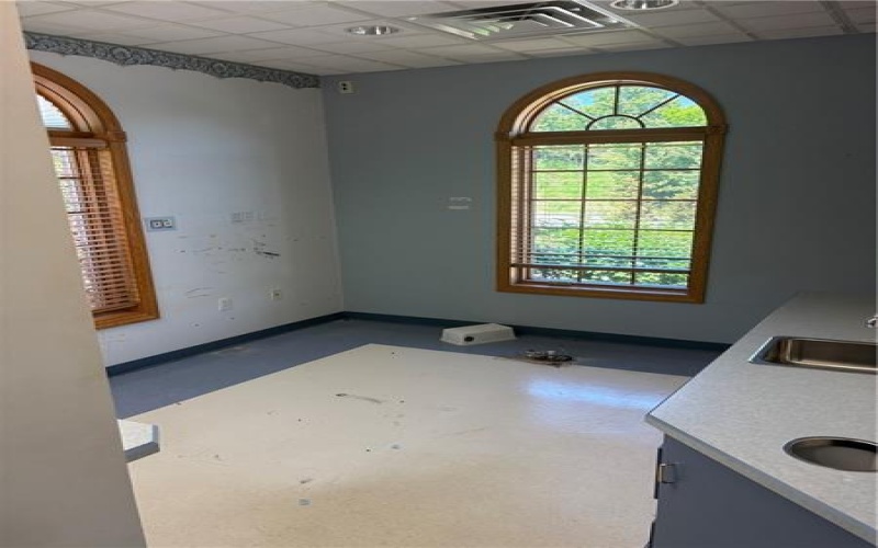 82 Huff, Greensburg, 15601, ,Commercial-industrial-business,For Sale,Huff,1765483