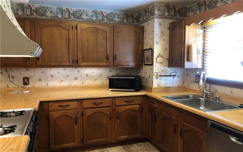 15 KENSINGTON CIRCLE, Uniontown, 15401, 5 Bedrooms Bedrooms, 14 Rooms Rooms,2.1 BathroomsBathrooms,Residential,For Sale,KENSINGTON CIRCLE,1767005