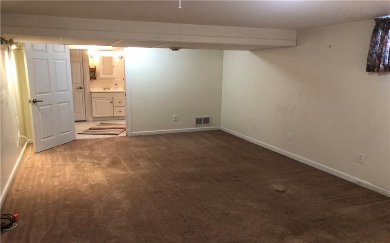 15 KENSINGTON CIRCLE, Uniontown, 15401, 5 Bedrooms Bedrooms, 14 Rooms Rooms,2.1 BathroomsBathrooms,Residential,For Sale,KENSINGTON CIRCLE,1767005