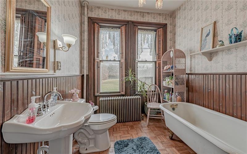 1892 Mcclellandtown Rd, Masontown, 15461, 5 Bedrooms Bedrooms, ,3.1 BathroomsBathrooms,Residential,For Sale,Mcclellandtown Rd,1765550
