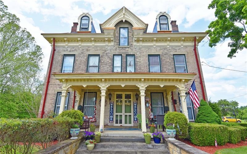1892 Mcclellandtown Rd, Masontown, 15461, 5 Bedrooms Bedrooms, ,3.1 BathroomsBathrooms,Residential,For Sale,Mcclellandtown Rd,1765550