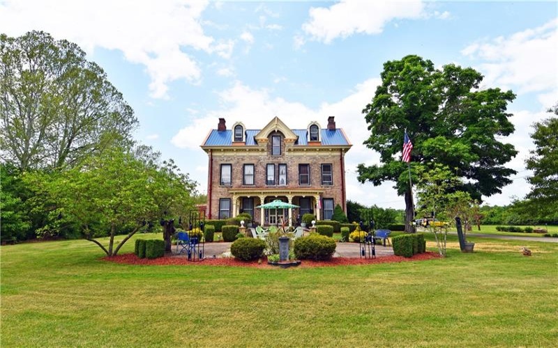 1892 Mcclellandtown Rd, Masontown, 15461, 5 Bedrooms Bedrooms, ,3.1 BathroomsBathrooms,Residential,For Sale,Mcclellandtown Rd,1765550