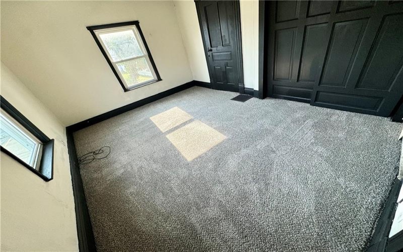 621 5th Ave, New Kensington, 15058, 4 Bedroom Bedrooms, 8 Room Rooms,2 BathroomBathrooms,Residential,For Sale,5th Ave,1767050