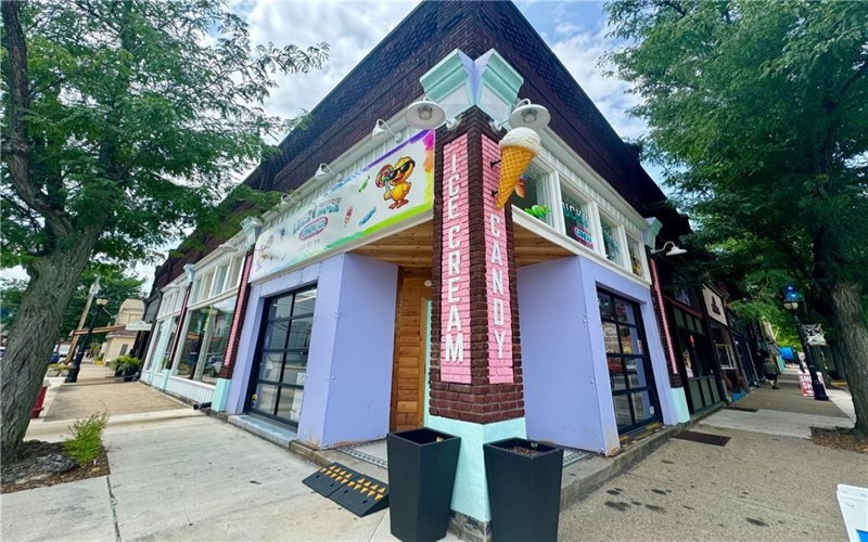 621 5th Ave, New Kensington, 15058, 4 Bedroom Bedrooms, 8 Room Rooms,2 BathroomBathrooms,Residential,For Sale,5th Ave,1767050