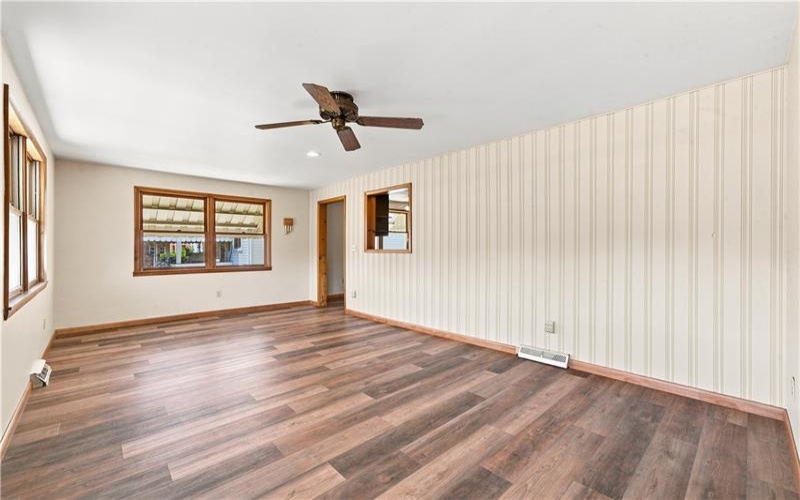 16 5th, Youngwood, 15697, 3 Bedroom Bedrooms, 9 Room Rooms,2.1 BathroomBathrooms,Residential,For Sale,5th,1767054