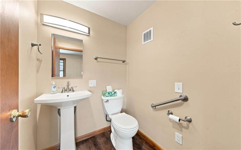 16 5th, Youngwood, 15697, 3 Bedroom Bedrooms, 9 Room Rooms,2.1 BathroomBathrooms,Residential,For Sale,5th,1767054