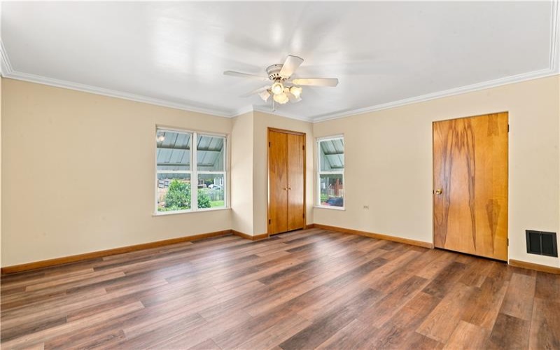 16 5th, Youngwood, 15697, 3 Bedroom Bedrooms, 9 Room Rooms,2.1 BathroomBathrooms,Residential,For Sale,5th,1767054