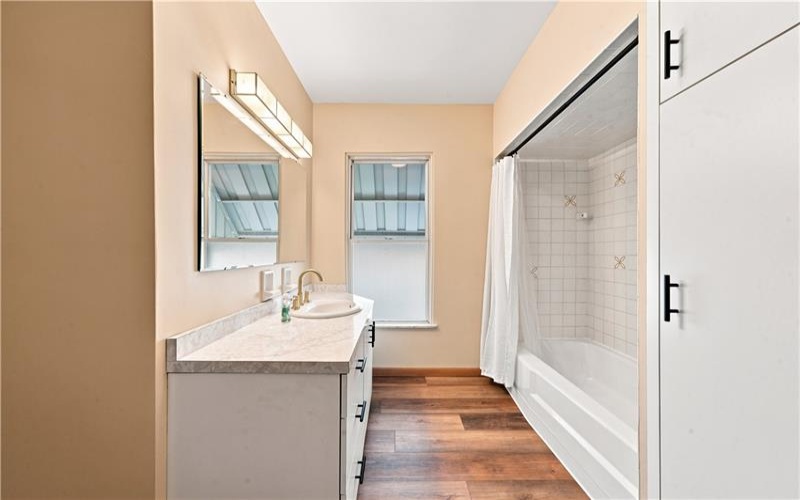 16 5th, Youngwood, 15697, 3 Bedroom Bedrooms, 9 Room Rooms,2.1 BathroomBathrooms,Residential,For Sale,5th,1767054