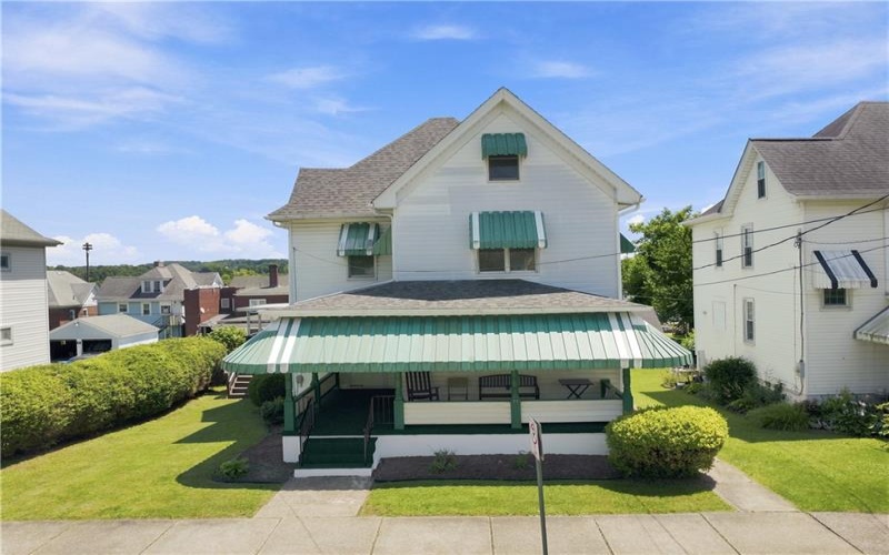 16 5th, Youngwood, 15697, 3 Bedroom Bedrooms, 9 Room Rooms,2.1 BathroomBathrooms,Residential,For Sale,5th,1767054