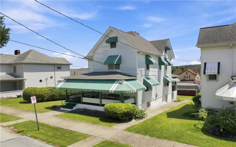 16 5th, Youngwood, 15697, 3 Bedroom Bedrooms, 9 Room Rooms,2.1 BathroomBathrooms,Residential,For Sale,5th,1767054