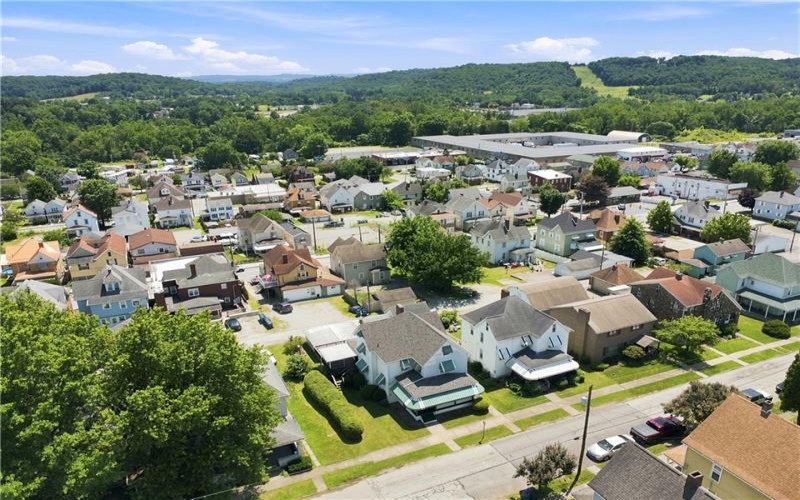 16 5th, Youngwood, 15697, 3 Bedroom Bedrooms, 9 Room Rooms,2.1 BathroomBathrooms,Residential,For Sale,5th,1767054