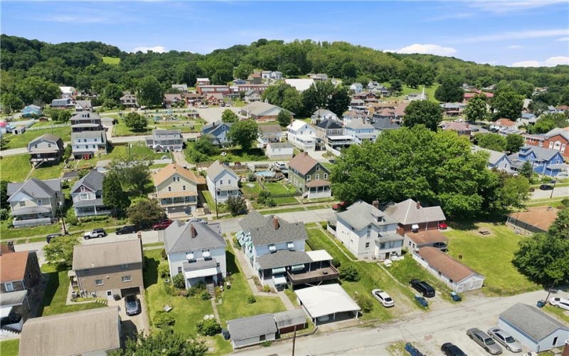 16 5th, Youngwood, 15697, 3 Bedroom Bedrooms, 9 Room Rooms,2.1 BathroomBathrooms,Residential,For Sale,5th,1767054