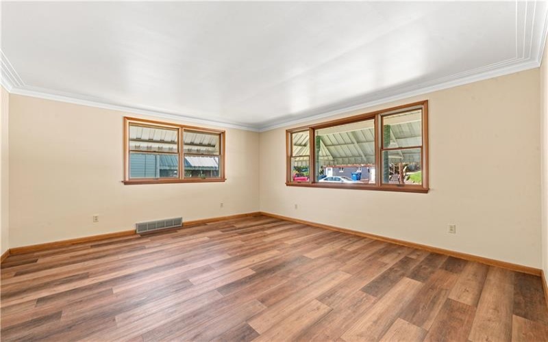 16 5th, Youngwood, 15697, 3 Bedroom Bedrooms, 9 Room Rooms,2.1 BathroomBathrooms,Residential,For Sale,5th,1767054